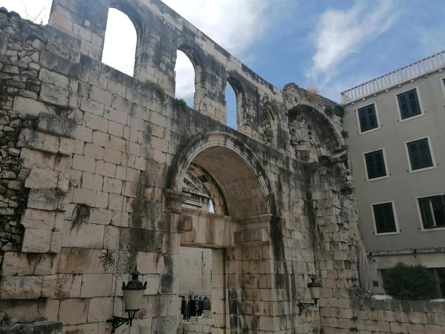 Split; Private Morning Walking Tour in Split - Beneath the palace in Diocletian’s Cellars