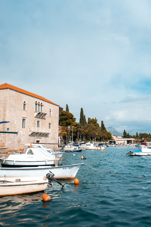 Split: Private tour to Salona, Vitturi castle and Trogir - Vitturi Castle in Kaštel Lukšić