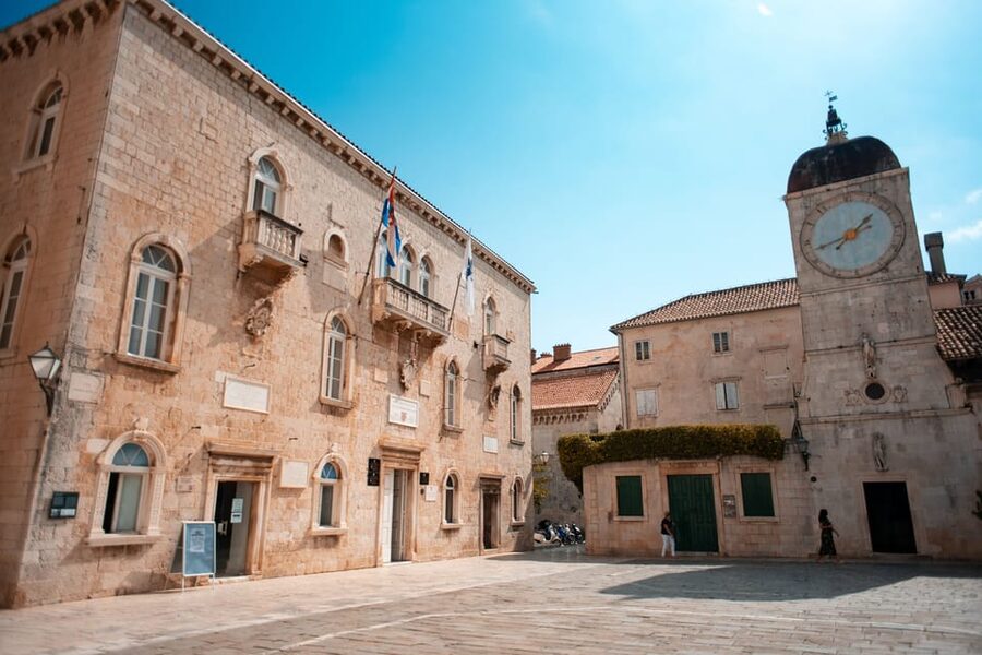 Split: Private tour to Salona, Vitturi castle and Trogir - Salona: Roman ruins with room to picture the city