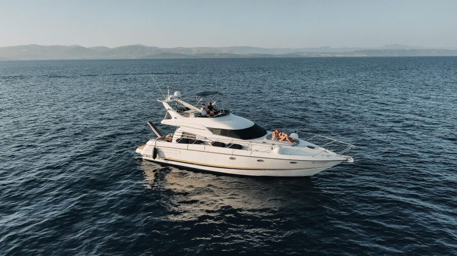 Split: Private Yacht Day Trip - Snacks, fruit, music, and the missing main meal