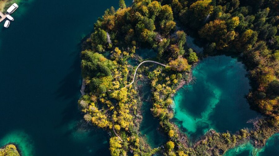 Split: Self-Guided Plitvice Lakes Day Tour with Boat Ride - Four and a half hours among the lakes