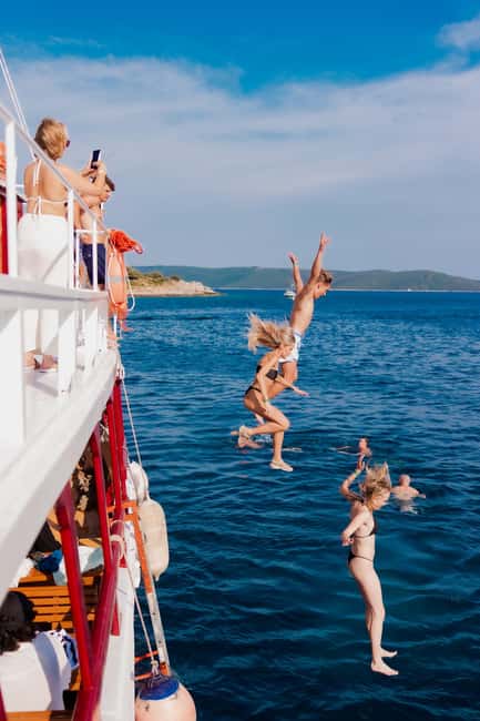 Split: Sunset Boat Party with Live DJs and Blue Lagoon Swim - FAQ