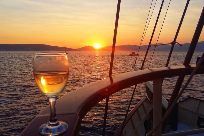 Split Sunset Cruise With Live Music - Why this cruise works so well at sunset