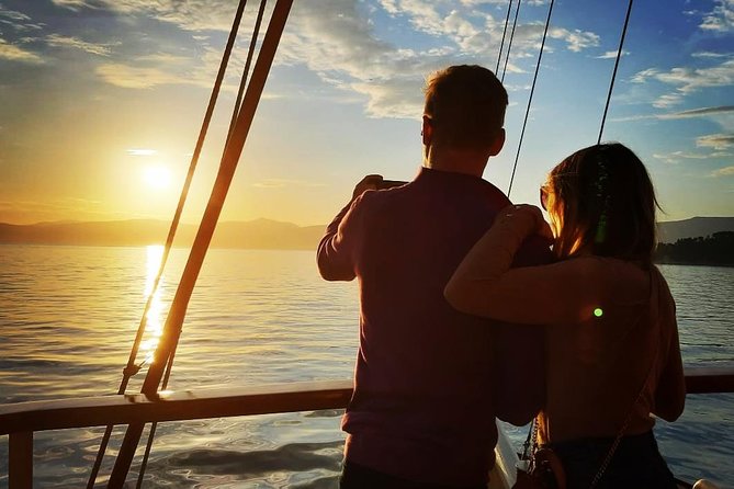 Split Sunset Cruise With Live Music - The open bar and the missing snacks