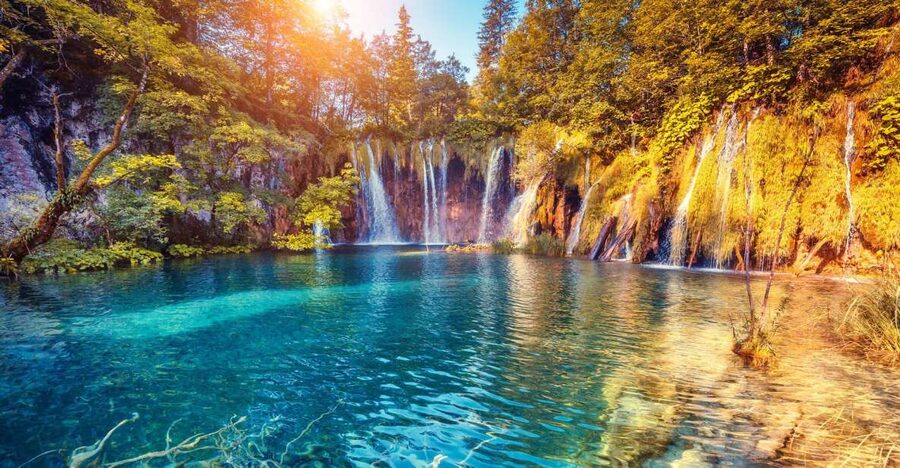 Split: Transfer to Zagreb with Plitvice Lakes Entry Tickets - The early bus ride from Split or Zagreb