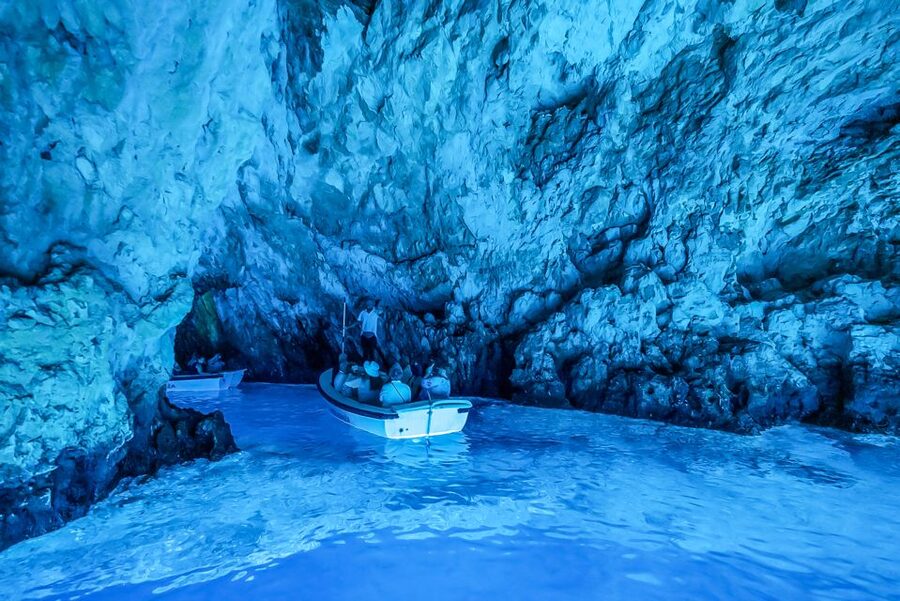 Split/Trogir: Blue Cave, Mamma Mia, Hvar and 5 Island Tour - Shared boat or private outing?