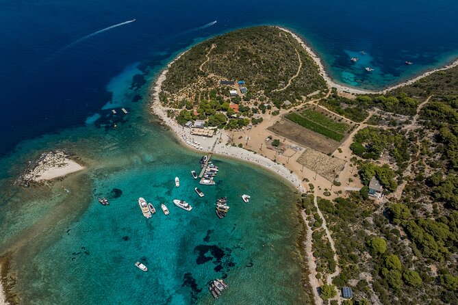 Split/Trogir: Blue Cave, Vis and Hvar Small Group Tour - Two hours in Hvar, with time for lunch