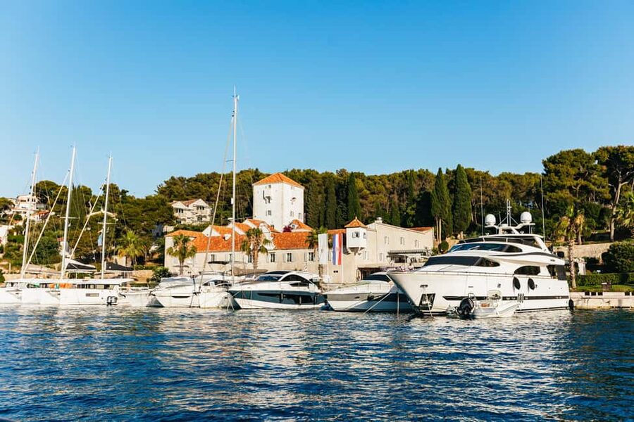 Split/Trogir: Blue Lagoon and 3 Islands Speedboat Tour - Shared group or private boat?
