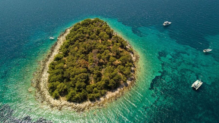 Split & Trogir: Private Blue Lagoon & Wine Tasting Boat Tour - Who will enjoy this boat tour most?