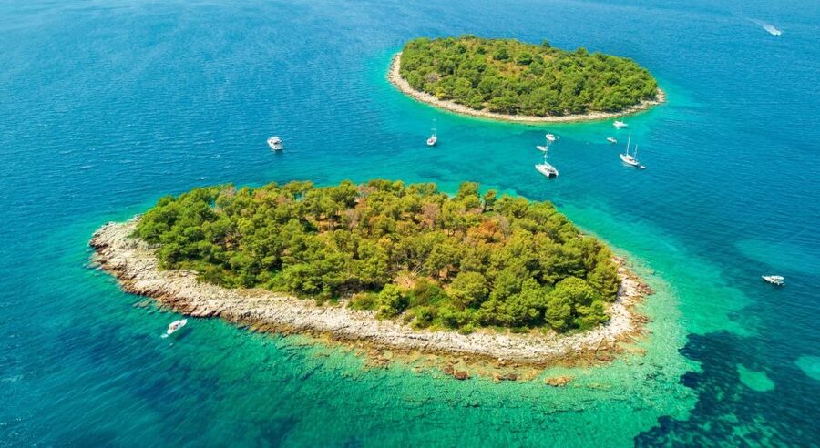 Split & Trogir: Private Blue Lagoon & Wine Tasting Boat Tour - Nečujam: one hour on Šolta