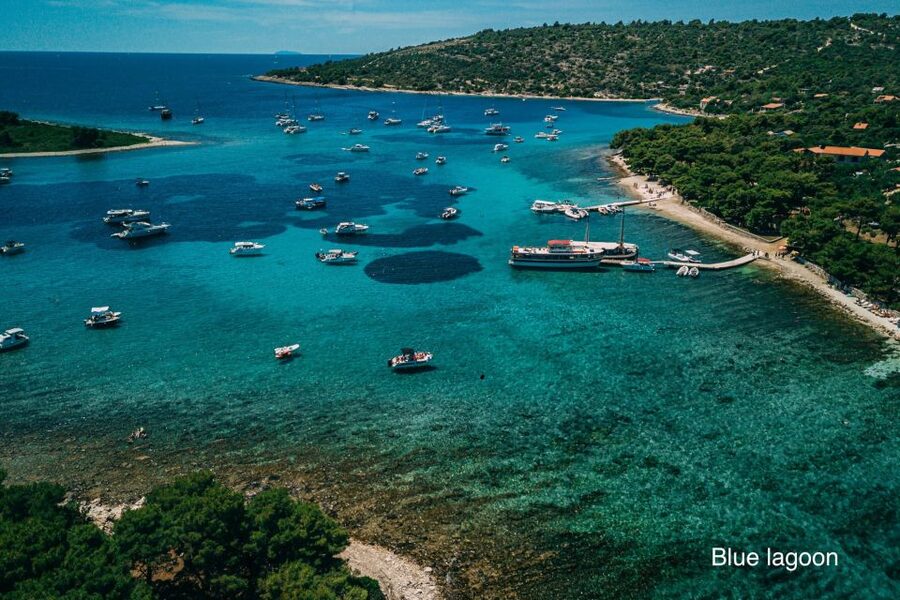 Split & Trogir: Private Blue Lagoon & Wine Tasting Boat Tour - Milna and a personal wine tasting