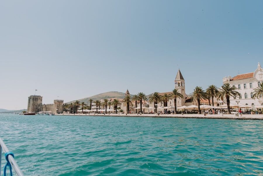 Split & Trogir: Private Blue Lagoon & Wine Tasting Boat Tour - Leaving Split or Trogir by speedboat
