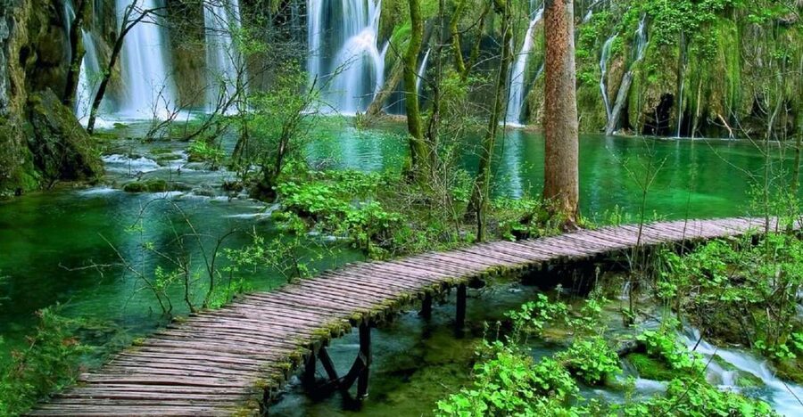 Split/Trogir to Zagreb: Private Transfer with Plitvice Lakes - The road to Plitvice and what the timing means