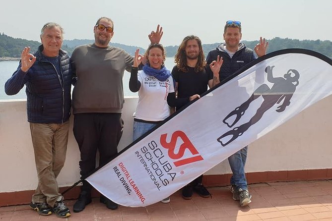 SSI Open Water Diver Course - Five sessions on the house reef