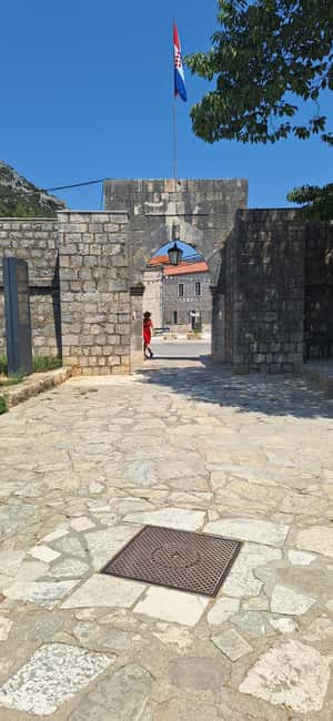 Ston: Private White Gold Tour With a Wall Climb - Walking Ston’s narrow medieval streets