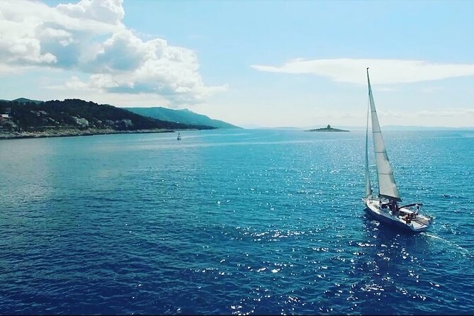 Sunset Sailing Tour on the Pakleni Islands - The skipper can make the difference