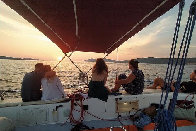 Sunset Sailing Tour on the Pakleni islands - Cruising toward the Pakleni Islands
