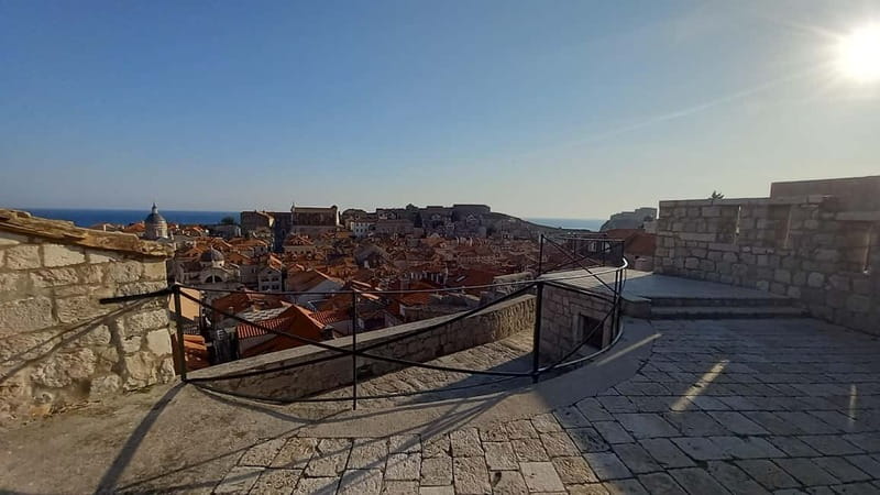 Sunset Wall Walk: 75-Minute Guided Tour & Free Exploration - Is the $32 Tour Price Good Value?