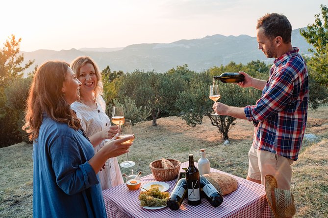 Sunset wine tasting in vineyard - Who will enjoy this evening most
