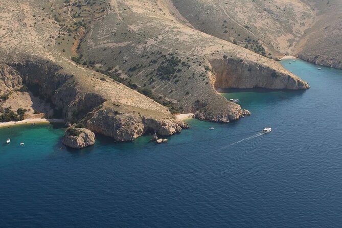 Swimming and Snorkeling on the Wild Bays 3.5 Hours (PUBLIC) - A boat built for a relaxed half-day