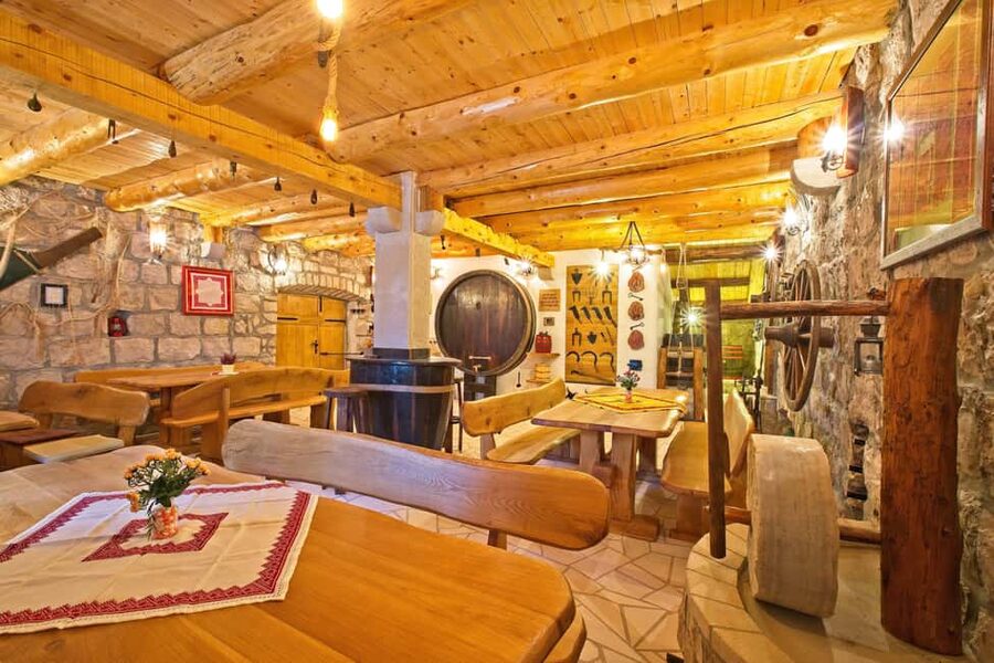 Taste & Tradition of Dubrovnik Countryside - Winery Brajković: attractive setting, limited tasting