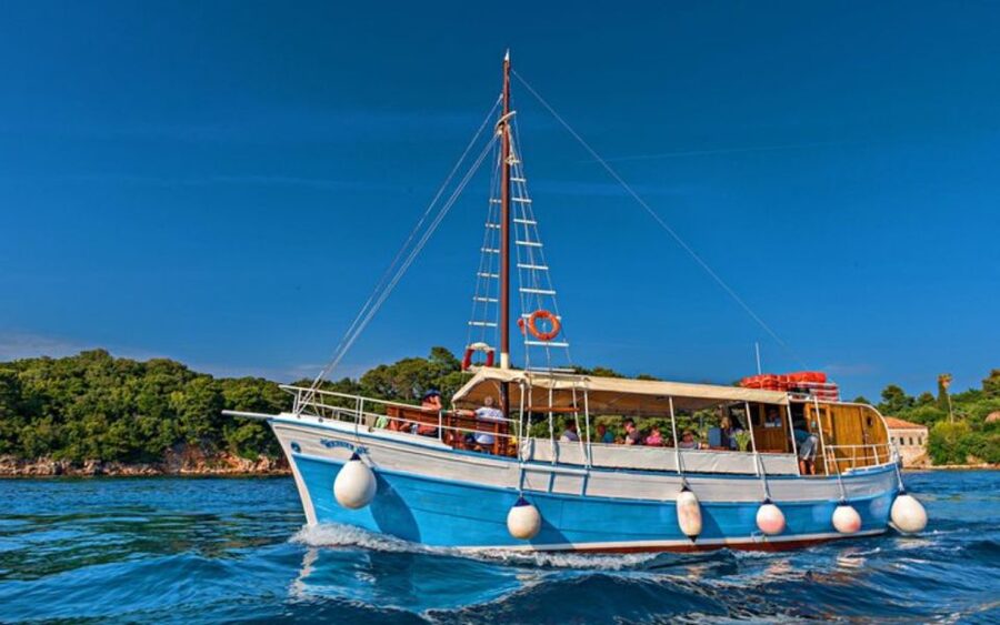 Three Island Boat Tour With Lunch - Šipan: a quieter hour between swims