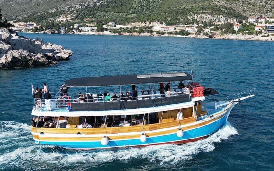 Three Island Boat Tour With Lunch - What the boat is like for eight hours