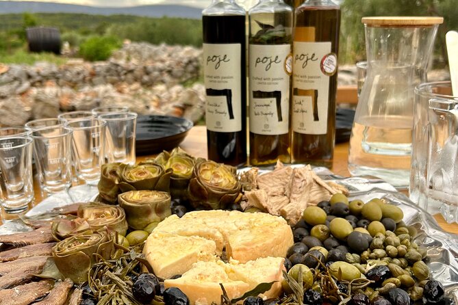 Traditional Hvar Cooking Classes, Dinners & 'Poje' Field Tour! - The Hvar platter: olive oil, blue fish and sea flowers