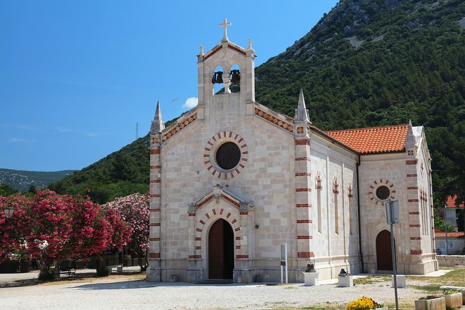 Transfer Dubrovnik to Split with Sightseeing in Ston Town - Ston Salt Works and the oldest trade in town