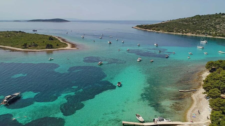 Trogir: Blue Lagoon and 3 Islands Speedboat Tour - Leaving Trogir beside Kamerlengo Castle