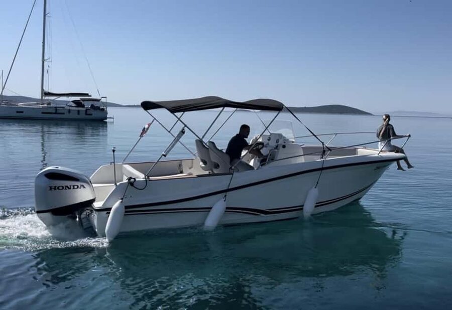Trogir: Blue Lagoon and 3 Islands Speedboat Tour - Blue Lagoon: beautiful water, busy at popular times