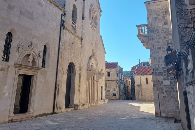 Walking Tour in old town Korcula 1 Hour - A short walk with a clear purpose