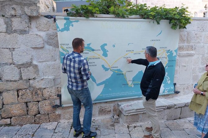 Walking Tour in old town Korcula 1 Hour - St. Mark’s Cathedral and the stonework of Korcula