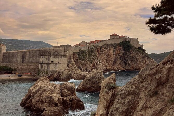 Walking Tour of Dubrovnik Old Town- Morning or Afternoon - Meeting the guide at the Amerling Fountain