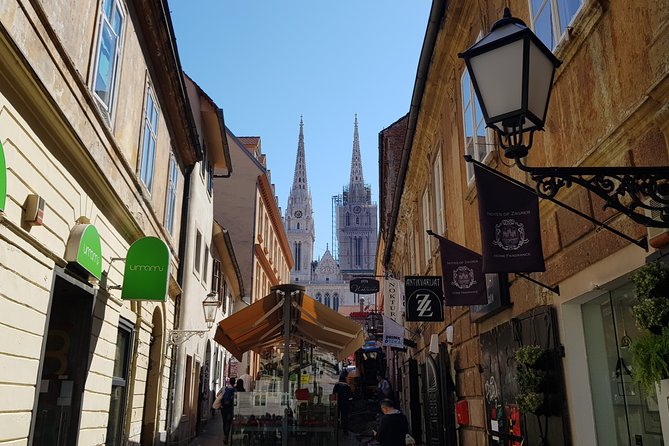 Walking tour of Zagreb - Zagreb Cathedral, with an important repair warning