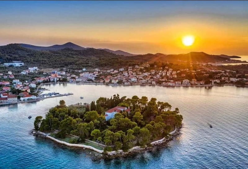 Zadar: 3 Islands SpeedBoat Tour with Snorkeling and Drinks - Ošljak: a small island with time to wander