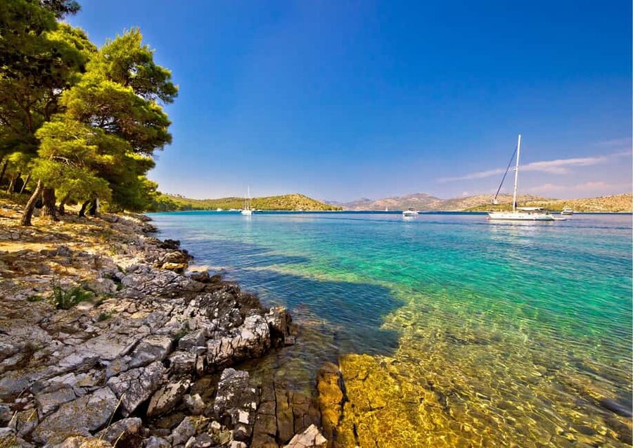 Zadar: 3-Stop Blue Lagoon & Snorkeling Cruise with Drinks - The skippers make the difference