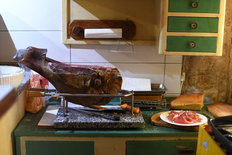 Zadar: Culinary Walking Tour with Food Tastings - The Green Market, Where Zadar Shops