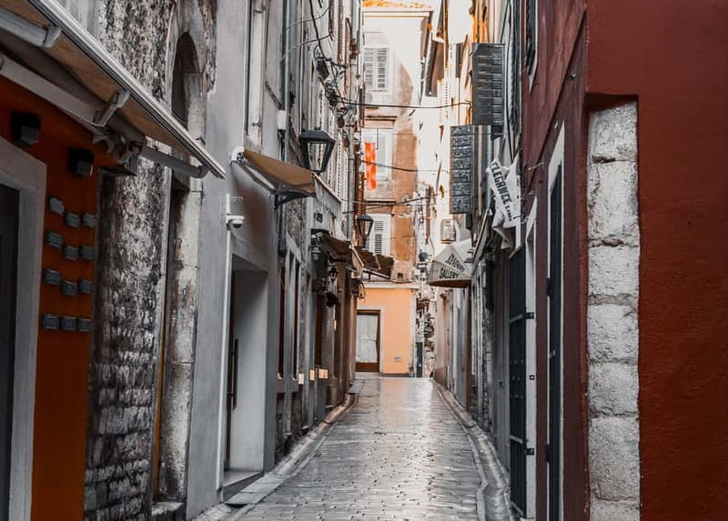 Zadar: Guided Walking Tour - Monuments, markets, and everyday life