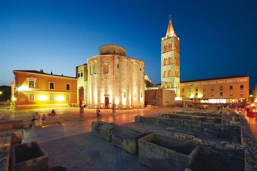 Zadar: Old Town Evening Group Guided Walking Tour - Meeting at Five Wells Square