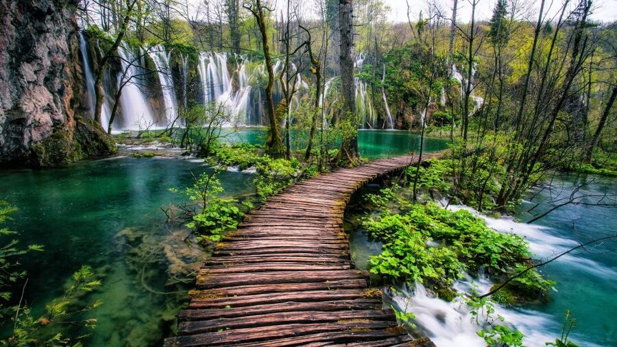 Zadar: Plitvice Lakes Guided Day Tour with Tickets - Key points to know before booking