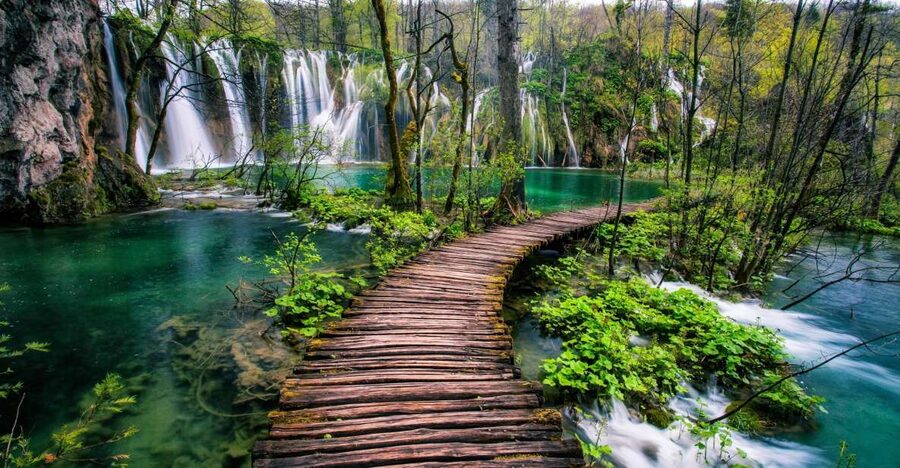 Zadar: Plitvice Lakes Guided Day Tour with Tickets - The early start at Ul. Alesandra Paravije 5
