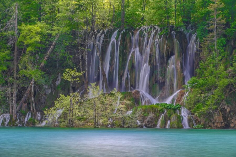 Zadar: Plitvice Lakes Guided Day Tour with Tickets - Saving your legs with the electric train