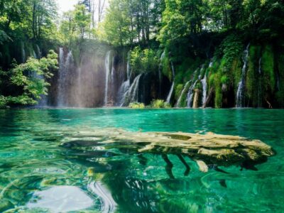 Plitvice Lakes Guided Day Tour with Tickets