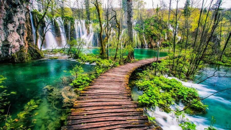 Zadar: Plitvice Lakes with Boat Ride and Zadar Old Town Tour - The real drawbacks to consider