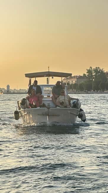 Zadar: Sunset boat tour with champagne - Cruising toward Foša and the Zadar archipelago