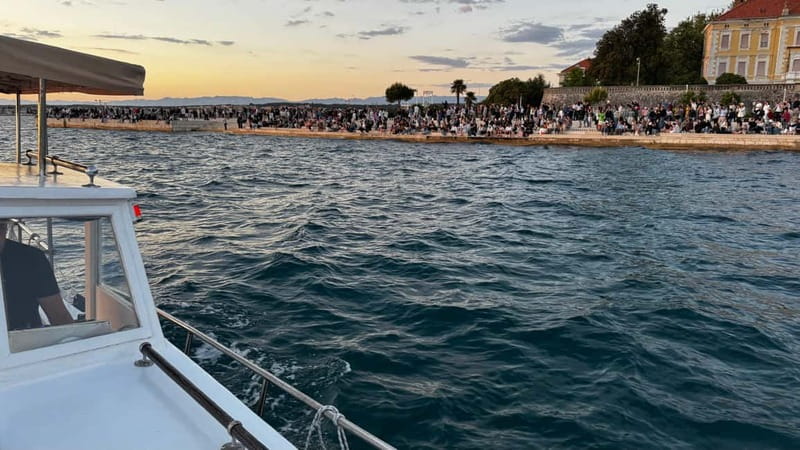 Zadar: Sunset boat tour with champagne - Champagne, music, and the right kind of evening