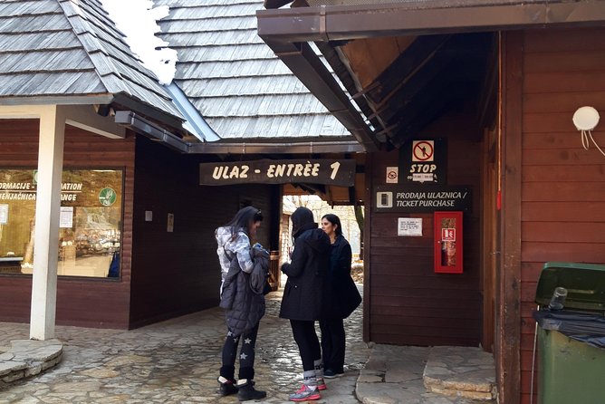 Zadar to Plitvice lakes: Guided tour with pre-booked tickets - The important details at a glance