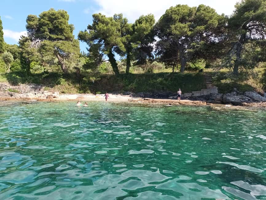 Zadar:Ugljan, Frnaža,Galevac &Ošljak free beer & anchovies - Who will enjoy this Galeb outing most