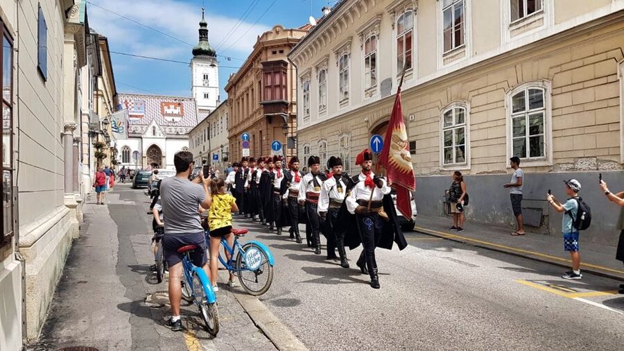 Zagreb: 2.5-Hour Highlights Bike Tour - Stone Gate, St. Mark’s Church, and the upper town